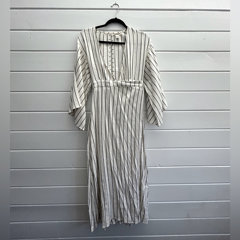 Beautiful Billabong cross tie dress size M